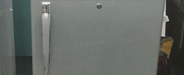 Smad refrigerator for solar power with grip handle optional