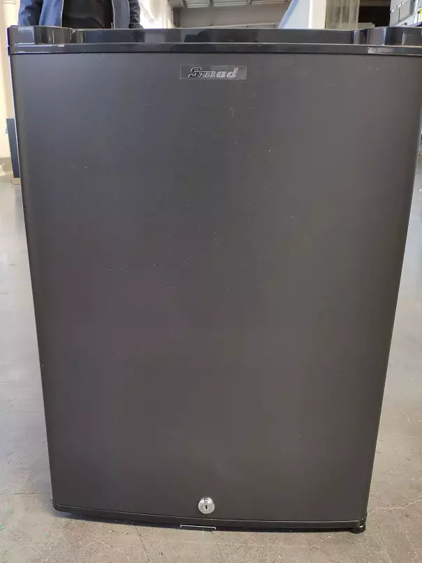 Smad Hot Sale 1.6 Cu. FT Compact Single Door Mini Refrigerator for Home Use  - China Mini Refrigerator and Mini Fridge price